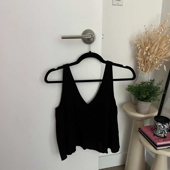 Aritzia open back top - Picture 4 of 5